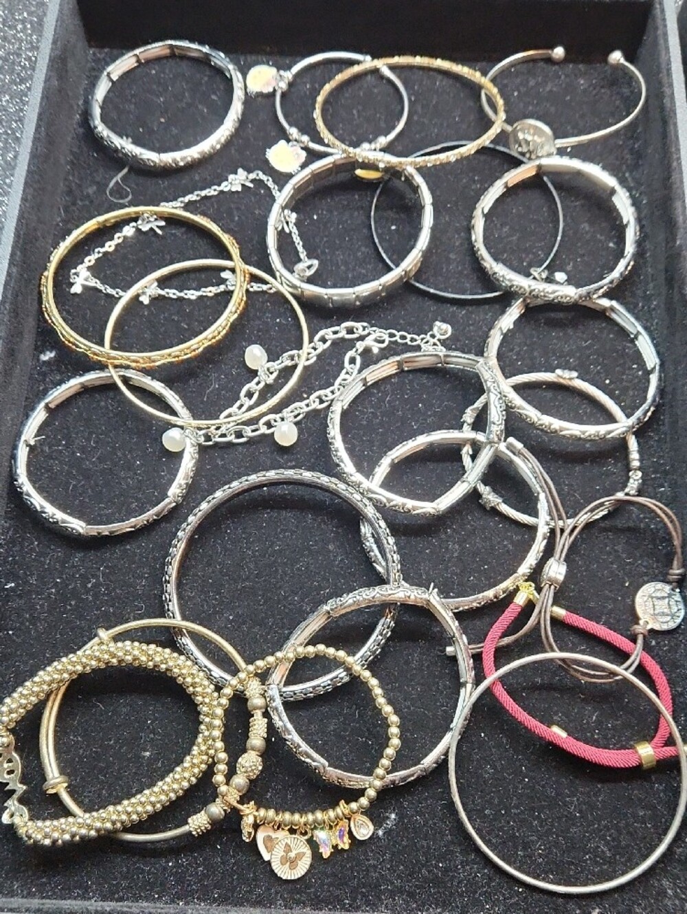 Mixed Bracelet & Necklace Jewelry Lot - Gold, Silver, and Natural Tones - Picture 4 of 15